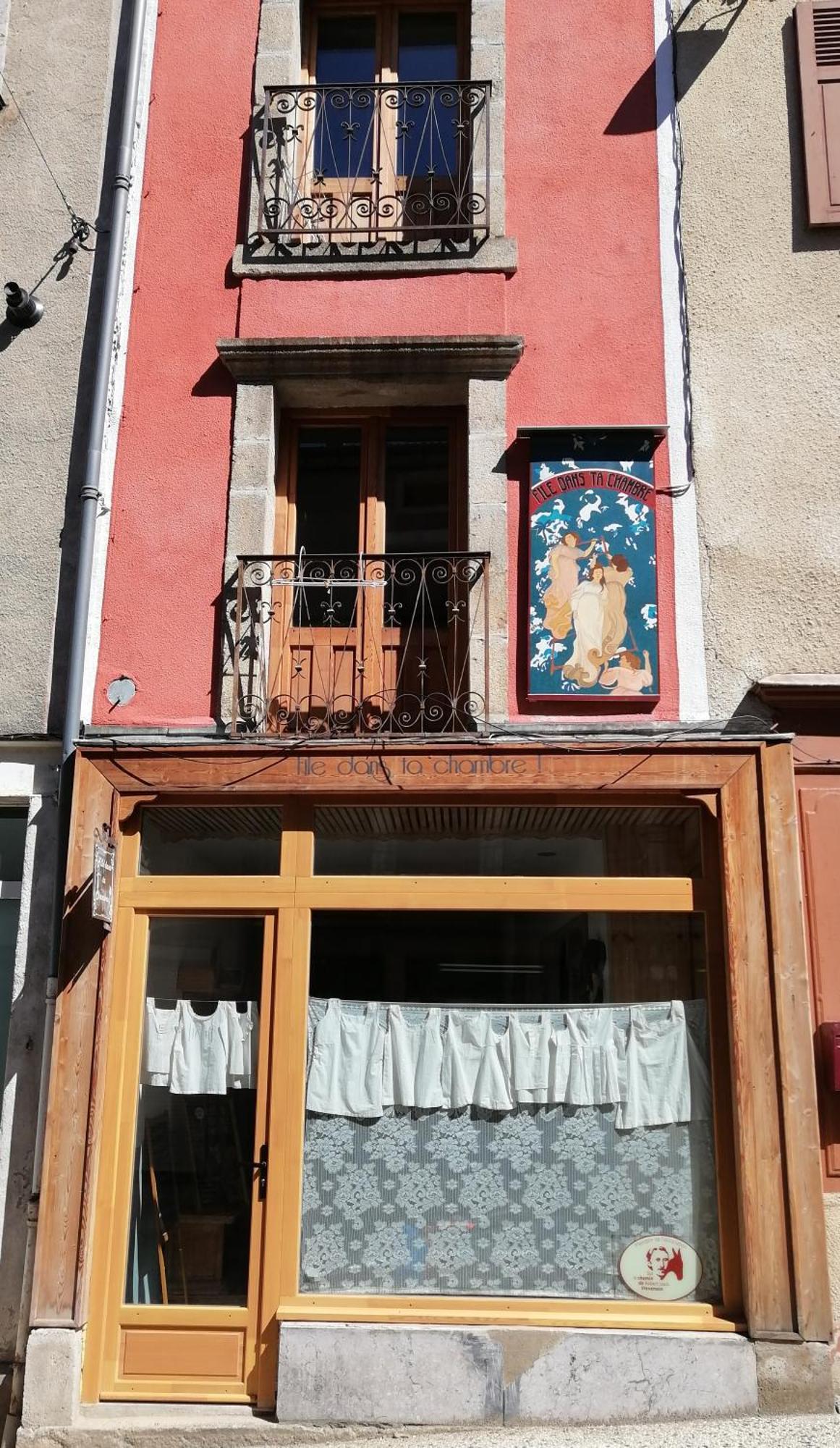 File Dans Ta Chambre ! Le Monastier sur Gazeille Rum bild